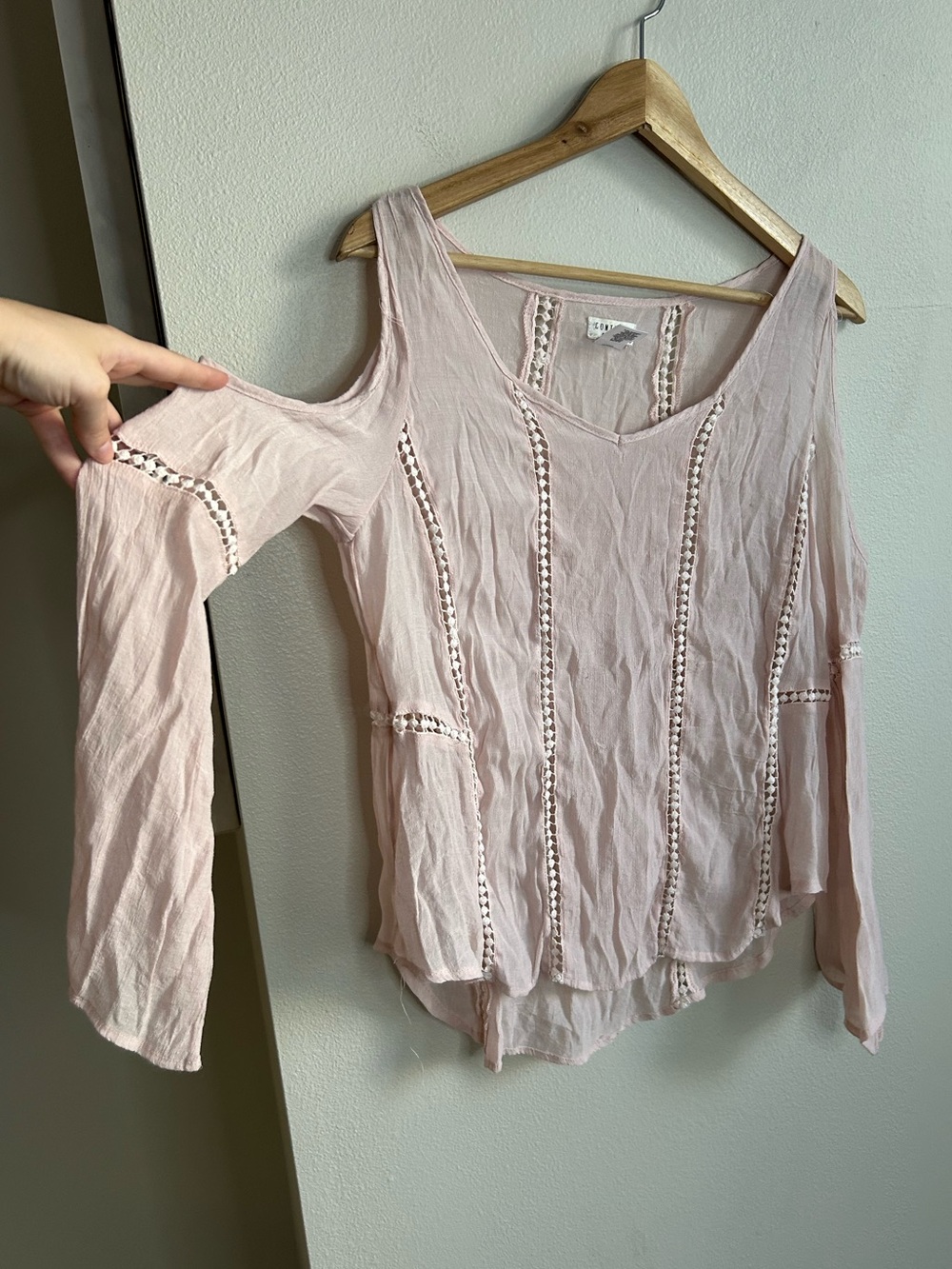 Contempo Casuals Women’s Cold Shoulder Crochet Trim Blouse Light Pink Size M